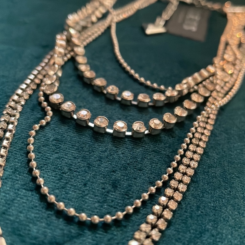 $38 msrp NWT guess crystal choker layered necklace